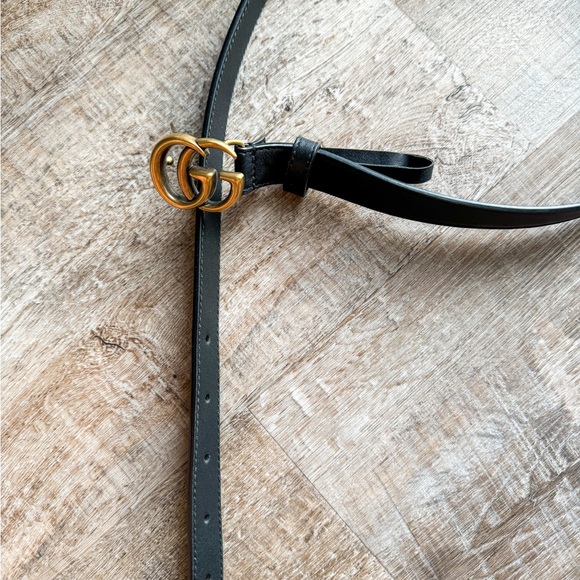 Gucci LEATHER BELT WITH DOUBLE G BUCKLE - Picture 3 of 3